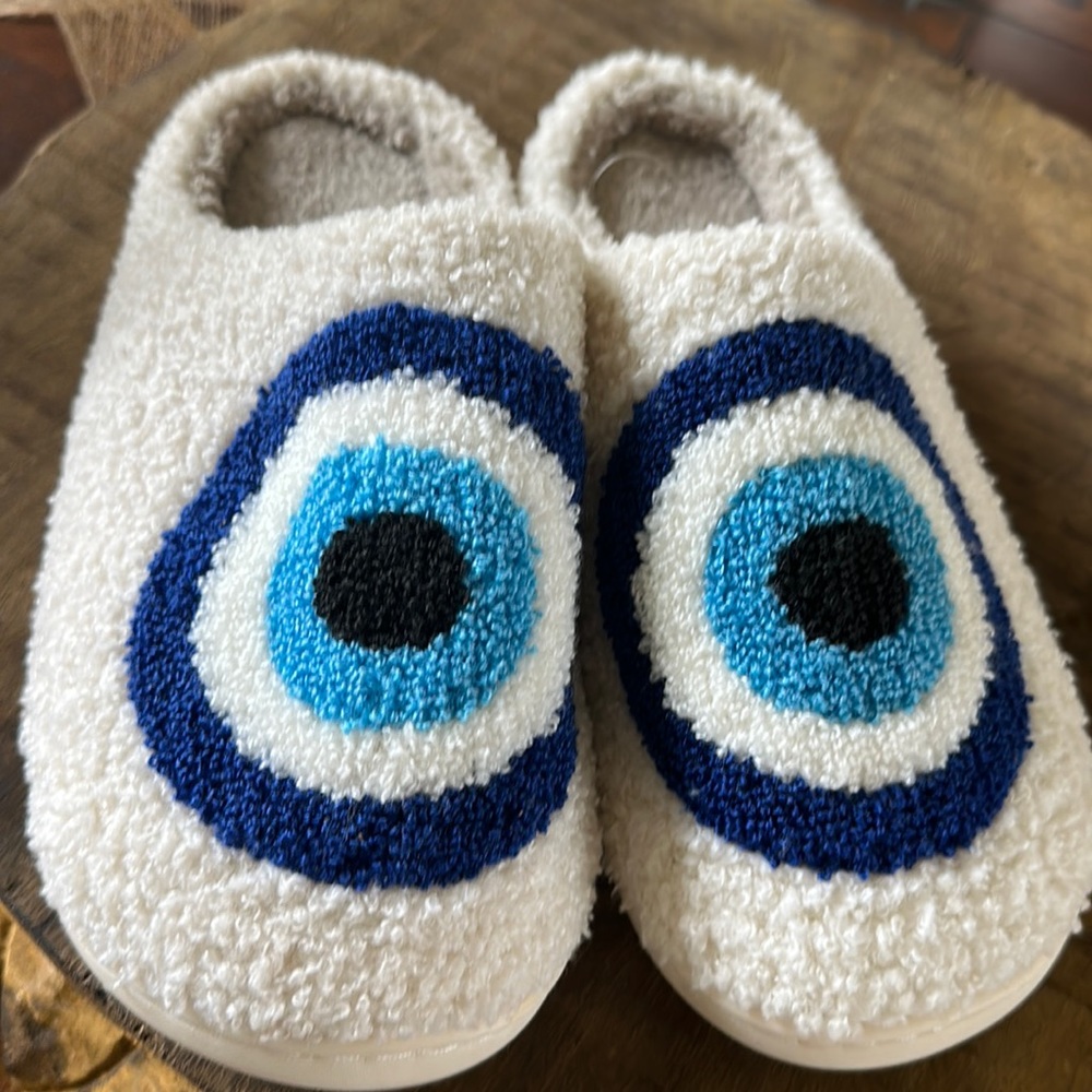 Eye slippers